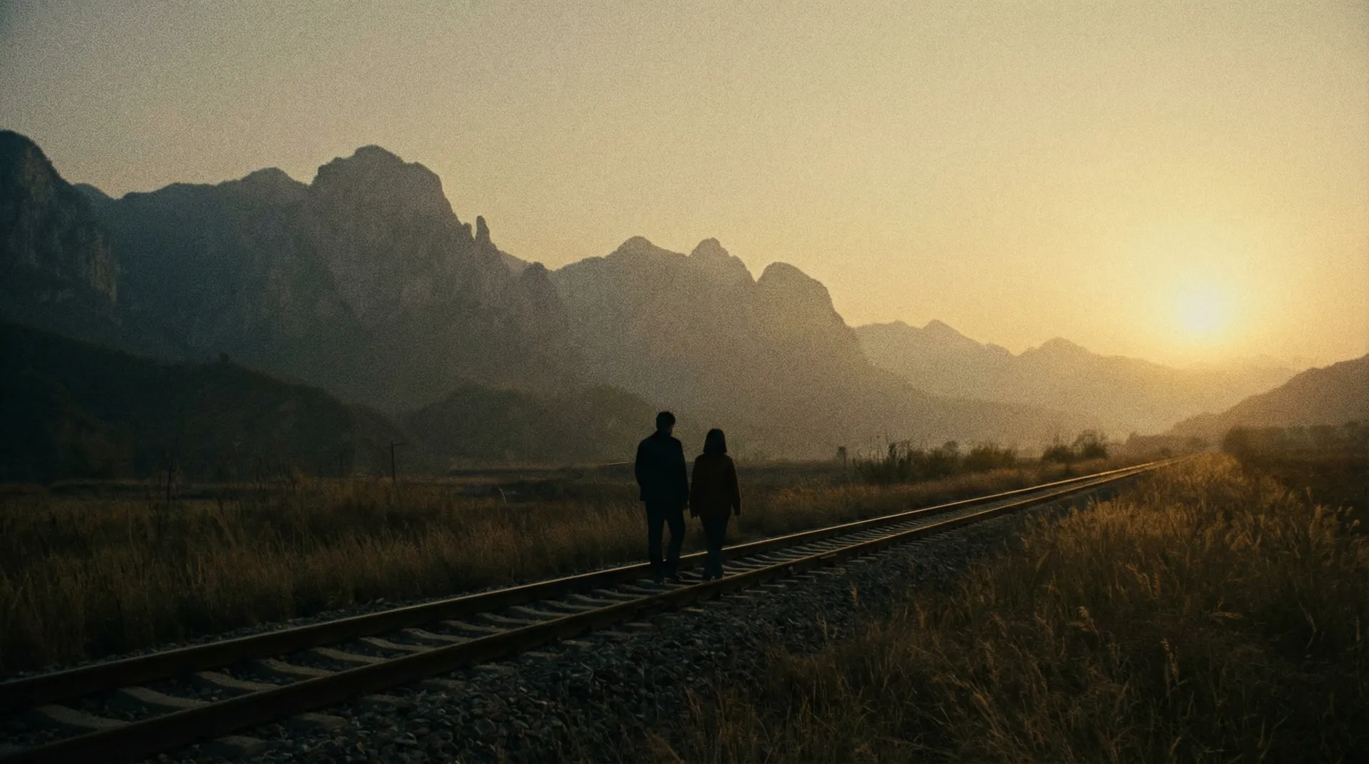 独立短片《铁轨尽头》剧照 - 国产自拍